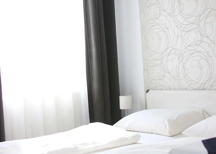 Eden Panzio Bed & Breakfast 4*