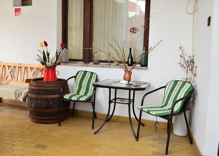 Eden Panzio Bed & Breakfast 4*