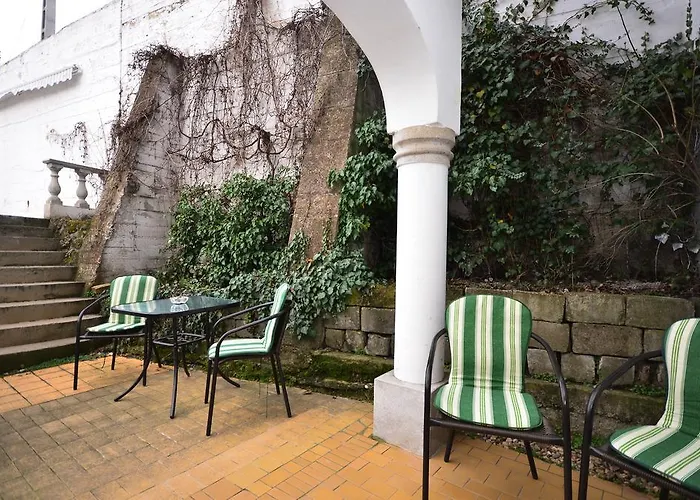 Eden Panzio Bed & Breakfast 4*