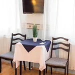 Eden Panzio Bed & Breakfast 4*
