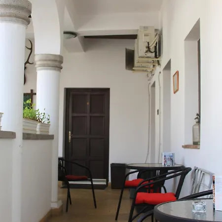 Frühstückspension Eden Panzió 4*