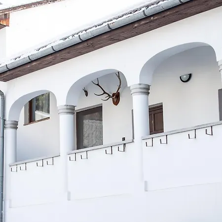 Eden Panzio 4* Эгер