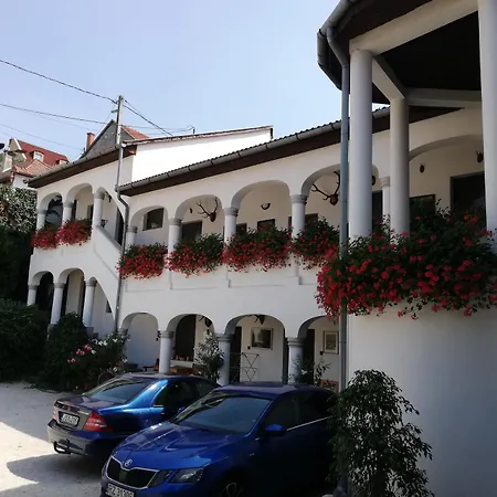 Bed & Breakfast Eden Panzio Eger